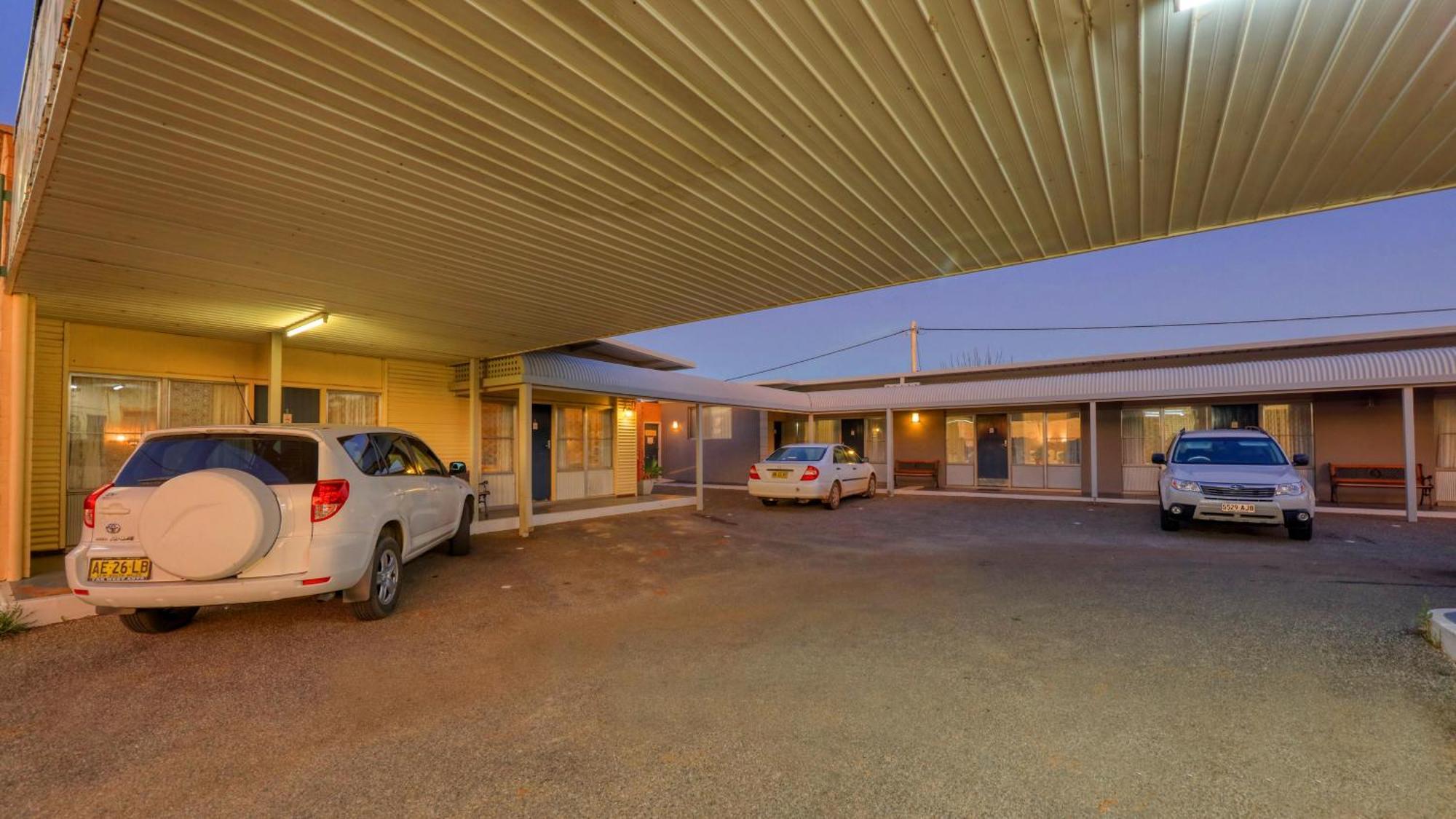 Silver Haven Motor Inn Broken Hill Eksteriør billede